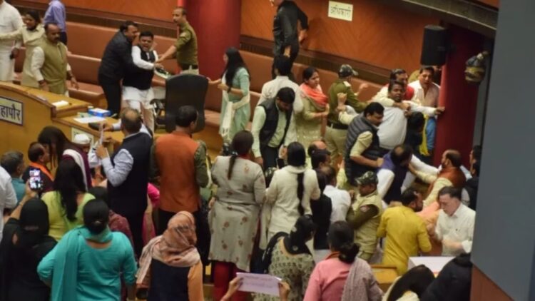 एमसीडी की लड़ाई पुलिस तक पहुंची,आप – भाजपा ने एक – दूसरे के खिलाफ दी शिकायत