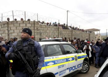 दक्षिण अफ्रीका में घातक ग्रुप फायरिंग से दहशत, एक ही परिवार के 10 लोगों की मौत