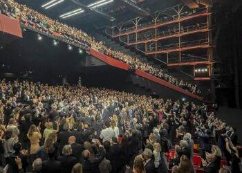 कान्स 2023: फेस्टिवल में 22 मिनट तक खड़े रहने वाले ओवेशन क्या हैं?