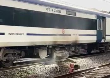भोपाल-दिल्ली वंदे भारत ट्रेन के बैटरी बॉक्स में लगी आग, कोई हताहत नहीं