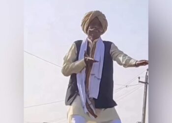 बुजुर्ग ताऊ ने पंजाबी गाने पर लगाए ठुमके, ढोल जगीरो दा पर किया जोरदार डांस और दिए ऐसे एक्सप्रेशन, देख खुश हो जाएगा दिल