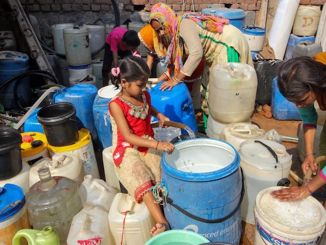 Water Tanker Spotted At CM Siddaramaiah’s Office As Bengaluru Grapples With Severe Crisis